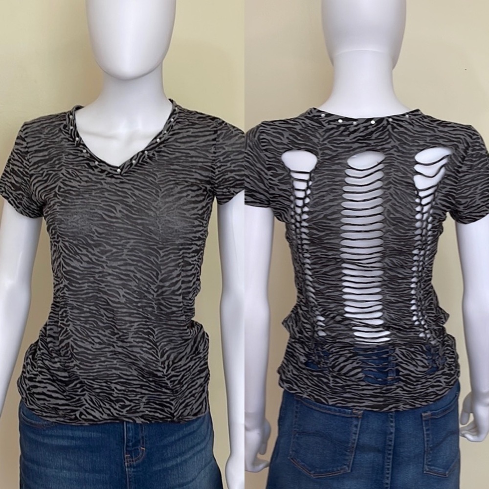 Trendy Trends Blk/Grey Animal Print Back Laser Cut Tee. Size M. P/66/A1523